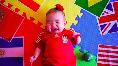 Pakai Jersey Bola, Bayi-bayi Ini Lucu Banget