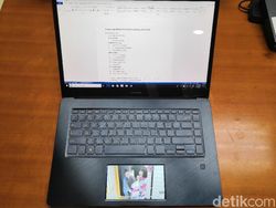 Zenbook Pro 15, Laptop dengan Touchpad ala Smartphone