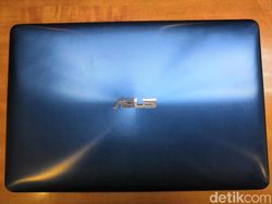 Zenbook Pro 15, Laptop dengan Touchpad ala Smartphone