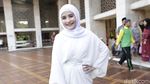 Stephanie Poetri Cantik Bak Barbie, Mulan Jameela Tampil Tak Berhijab
