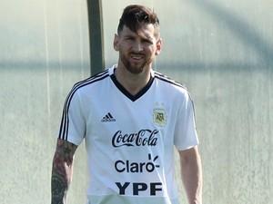 Sesi Foto Lionel Messi dengan Kambing-kambing
