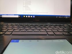 Zenbook Pro 15, Laptop dengan Touchpad ala Smartphone