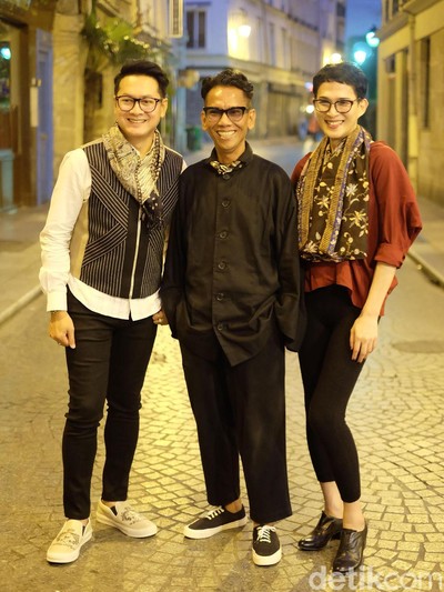 Oscar Lawalata, Edward Hutabarat, Denny Wirawan Siap Tampil di Batik For The World, Paris. Foto: Daniel Ngantung/Wolipop Oscar Lawalata, Edward Hutabarat, Denny Wirawan Siap Tampil di Batik For The World, Paris. Foto: Daniel Ngantung/Wolipop