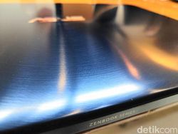 Zenbook Pro 15, Laptop dengan Touchpad ala Smartphone