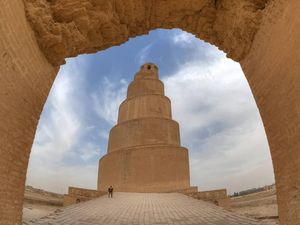 Foto: Masjid Irak yang Punya Minaret Unik