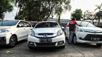 Hal itu membuat harga ongkos rental pun mengalami kenaikan.