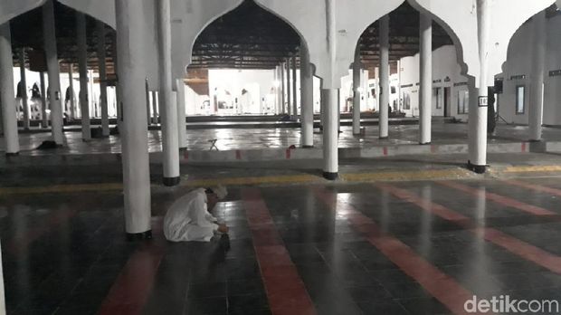 Salat Tarawih 8 Jam, Perangkat Desa: Hanya Santri Ponpes
