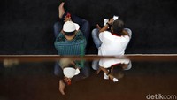 Masjid ini juga semakin canggih karena dilengkapi juga dengan fasilitas media sharing interaktif secara online melalui video conference yang tersambung dengan TelkomGroup yang memungkinkan jamaah melakukan taklim secara interaktif.