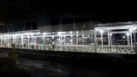 Pada siang hari mulai dipindahkan beberapa peralatan dan fasilitas pendukung ke terminal baru. Pada saat bersamaan juga dilakukan pemeriksaan kondisi fasilitas di terminal baru oleh masing-masing unit yang bertanggung jawab terhadap fasilitas tersebut. Istimewa/Dok. Angkasa Pura I.