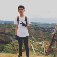 Ia juga merupakan lulusan SMK Lentera Bangsa Karawang Foto: Facebook