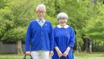 Couples Goals! Gaya Kakek Nenek yang Bikin Baper
