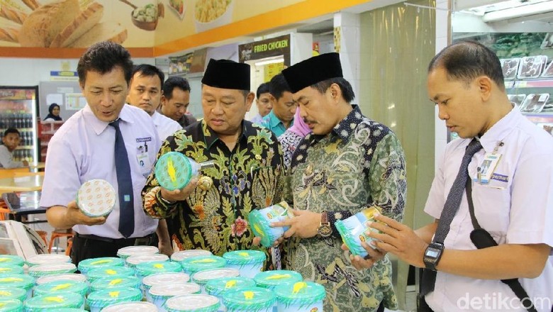 Sidak Mamin, Bupati Sidoarjo: Jangan Jual Produk Kemasan Rusak Sidak Mamin, Bupati Sidoarjo: Jangan Jual Produk Kemasan Rusak