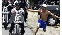 Dulu telanjang dada, Bona kini dapat jaket Asian Games (Foto: dok. Twitter Iman BR)