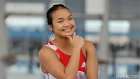 Bersama skuat Timnas polo air putri yang ditangani pelatih dari Serbia Zoran Kontic, Alya harus nyemplung di kolam renang Stadion Akuatik kompleks Gelora Bung Karno (GBK), Senayan, Jakarta setiap hari.