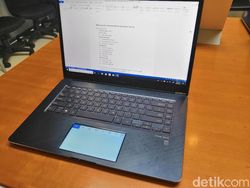 Zenbook Pro 15, Laptop dengan Touchpad ala Smartphone