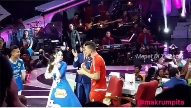Via Vallen dan Marko Simic.