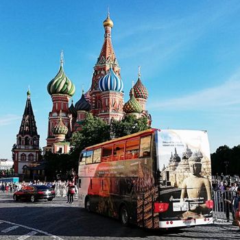 Bus wisata 'Wonderful Indonesia' di Lapangan Merah, Moskow