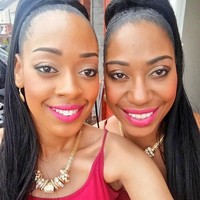 Satu lagi pasangan yang sulit dibedakan siapa anaknya dan siapa ibunya. Adalah Imani, wanita 26 tahun dan ibunya Susan yang berusia 50 tahun. Keduanya punya blog memasak yang cukup populer di Inggris.  Foto: Twitter/Instagram