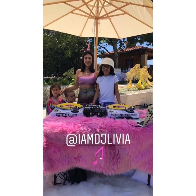 Di bagian hiburan, ada DJ Livia yang berusia 10 tahun. Foto: Dok. Instagram