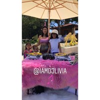 Di bagian hiburan, ada DJ Livia yang berusia 10 tahun. Foto: Dok. Instagram