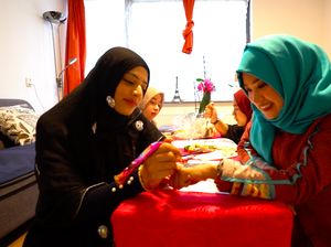 Seni Henna, Hobi Membawa Berkah yang Memperkenalkan Islam