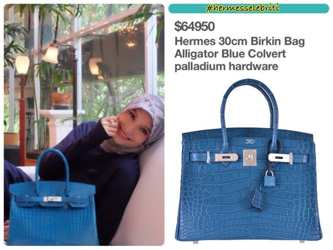 Inneke Koesherawati kena nyinyir netizen saat tertangkap kamera membawa tas Hermes Birkin berwarna biru yang harganya mencapai US$ 64.950 atau sekitar Rp 900 jutaan. Inneke yang suaminya kini mendekam di penjara karena kasus suap pun dituding netizen memakai tas KW. Foto: Dok. Instagram Hermes Selebriti