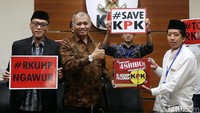 Ketua Komisi Pemberantasan Korupsi (KPK), Agus Rahardjo menerima dukungan dari masyarakat yang menolak beberapa pasal tentang korupsi dimasukan ke dalam Rancangan Undang Undang Kitab Undang Undang Hukum Pidana (RKUHP).