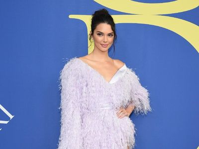 10 Selebriti Tampil Seksi di Penghargaan Fashion Bergengsi CFDA Awards