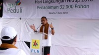 Direktur Human Capital Management PLN Kantor Pusat Muhammad Ali memberikan sambutan.