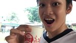 Menggemaskan! Gaya Azka Corbuzier Saat Minum Susu dan Melahap Mie Instan!