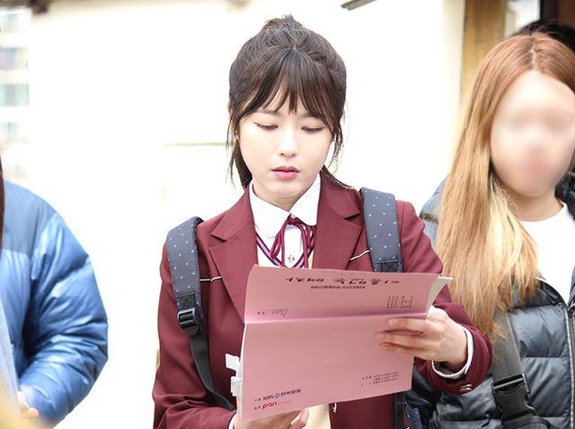 Pemain serial Unknown Woman itu punya wajah yang masih imut hingga membuatnya masih pantas memainkan karakter anak SMA. Foto: Instagram