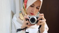 Rina kerap berperan sebagai wanita muslimah dan tampil berhijab. Dok. Instagram/rinadiana_8