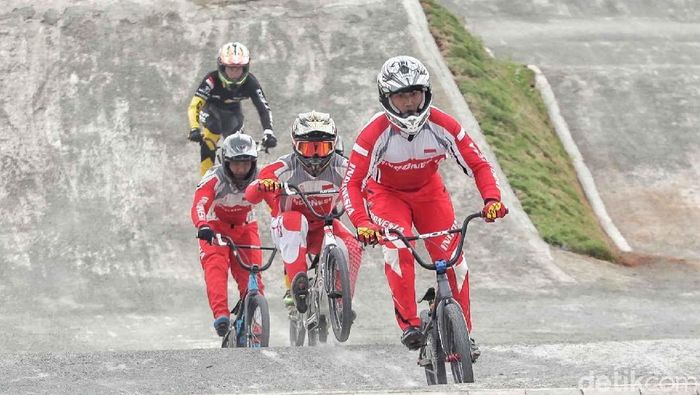 Seleksi Nasional BMX di kawasan Pulo Mas (Foto: Pradita Utama) Seleksi Nasional BMX di kawasan Pulo Mas (Foto: Pradita Utama)