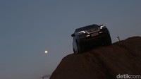 Masuknya Terra ke ASEAN menandai mobil ini siap menantang para rivalnya yang sudah terlebih dulu hadir seperti Mitsubishi Pajero Sport, Toyota Fortuner, hingga Chevrolet Trailblazer. Nissan juga meski terkesan terlambat, namun Terra sanggup berhadapan dengan para kompetitornya itu.  Foto: Dina Rayanti