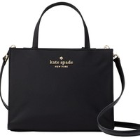 Tas tangan bernama Sam adalah rancangan Kate Spade yang paling ikonis dan laris dari tahun 90-an. Hingga saat ini, tas Sam dirilis ulang dengan permainan material dan motif menarik. Foto: Dok. Getty Images