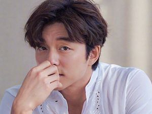 Gantengnya Bintang Korea Pakai Sorban Hingga Baju Koko, Bikin Puasa Adem