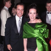 Dilansir dari TMZ, Surat itu berisi pesan untuk anaknya, Frances Beatrix Spade yang berusia 13. Bea - Aku selalu mencintaimu. Ini bukanlah salahmu. Tanyakan pada Ayahmu! tulis Kate Spade menurut reporter TMZ. Foto: Getty Images