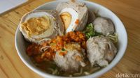 Bakso Iga Balungan : Berbuka Mantap dengan Bakso Iga Berdaging Tebal dan Mie Ayam Rendang 