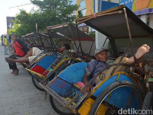 Tukang Becak Dilarang Mangkal di Jalur Mudik Pantura Cirebon