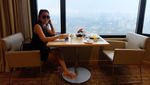 Intip 10 Gaya Glamor Bella Shofie yang Sering Bersantap Mewah