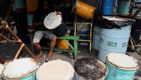 Para pembeli biasanya berasal dari wilayah Jabodetabek.