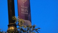 Foto: Setiap taman di kota Baku selalu dilengkapi WiFi (Nograhany WK/detikcom)