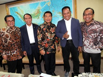 Pratikno, Pramono dan Moeldoko Rapat dengan Komisi II DPR