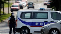 Seorang petugas pemadam kebakaran kota Strasbourg mengatakan 70 petugas pemadam kebakaran berada di lokasi ledakan di sebuah pelabuhan di Sungai Rhine yang membatasi antara Perancis dan Jerman. Vincent Kessler/Reuters.