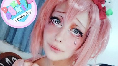 Tampilan Wanita yang Dandan 3 Jam Setiap Hari Demi Terlihat Bak Boneka
