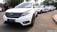 Mobil berikutnya yang mendapatkan perhatian cukup banyak saat meluncur di pasar Indonesia adalah SUV DFSK Glory 580. Saat harga diumumkan pada bulan Juli, mulai Rp 245 jutaan hingga Rp 308 jutaan, mobil langsung bikin banyak orang kepincut. Foto: Ruly Kurniawan