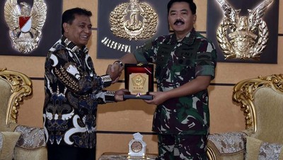 Panglima TNI Terima Kunjungan Dirut PT. Pindad