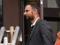 Pria Curi Uang Kakeknya Untuk Biayai Implan Payudara Kekasihnya 