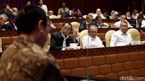 DPR Gelar Rapat Bersama 3 Menteri DPR Gelar Rapat Bersama 3 Menteri