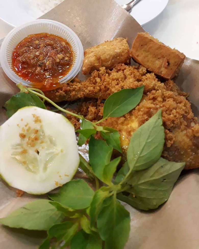 Sahur Penuh Selera Dengan Kriuk Ayam Kremes Dan Sambal Foto 10